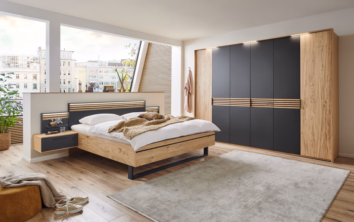 Schlafzimmer - Balkeneiche Lack Basalt, Bauchbinde Riffholz