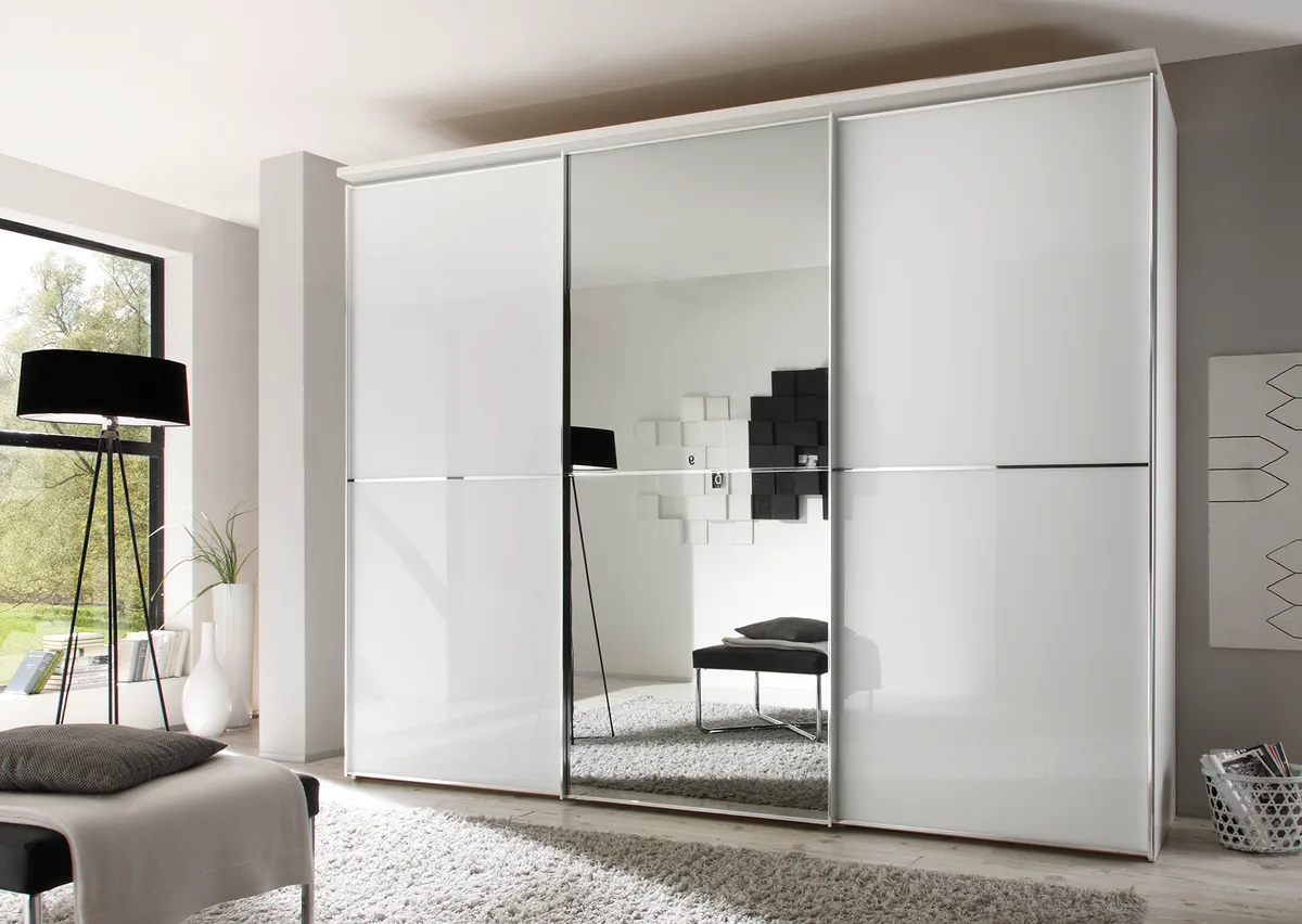 Schwebetürenschrank - B. ca. 249 cm, Kristallspiegel, Alpinweiß