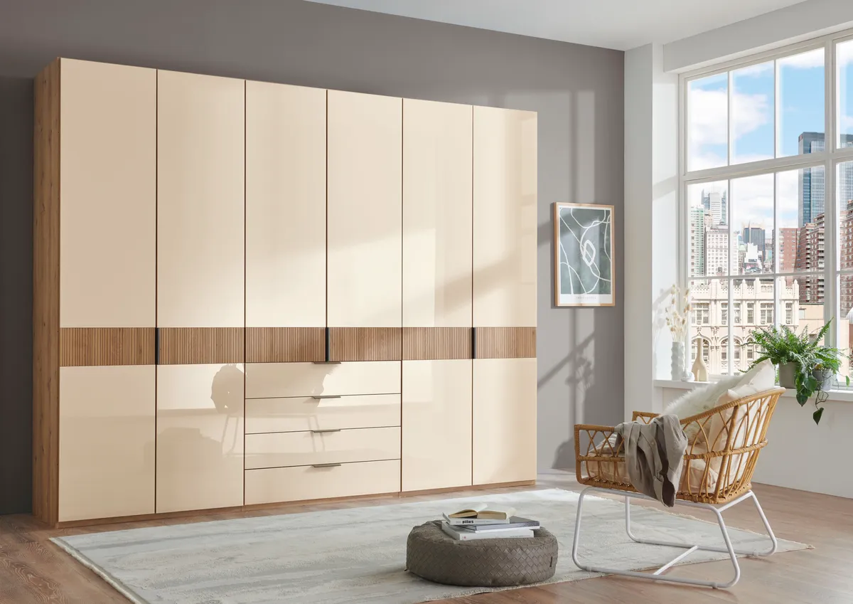 Drehtürenschrank -  B. ca. 300 cm, Rillenstruktur massiv, Glas Champagner