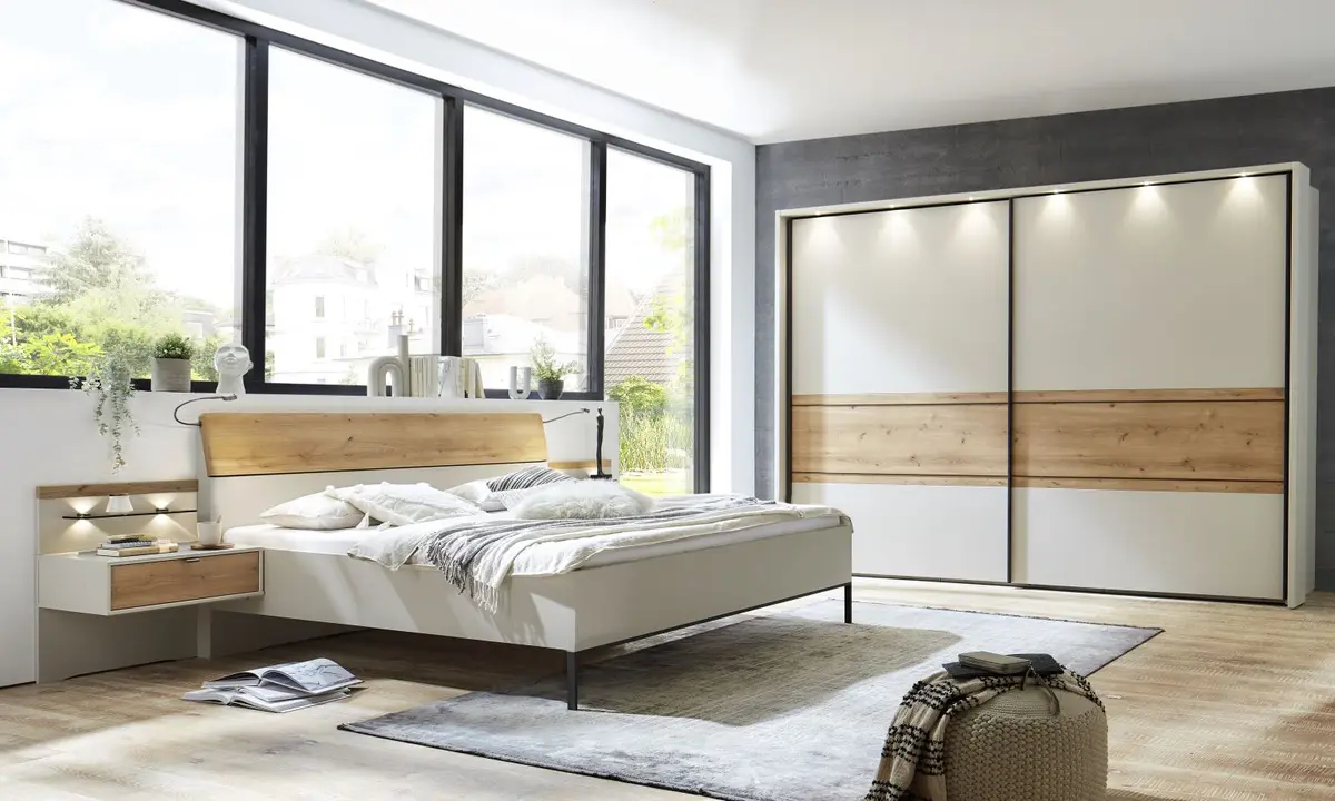 Schlafzimmer - mit Passepartout und Beleuchtung, Champagner Dekor, Absetzung Bianco Eiche