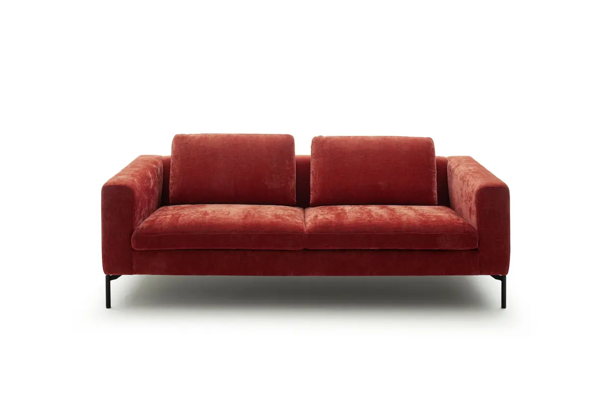 Sofa Lenni Style - 3-Sitzer, Stoff, Rubinrot, luftige Kissen