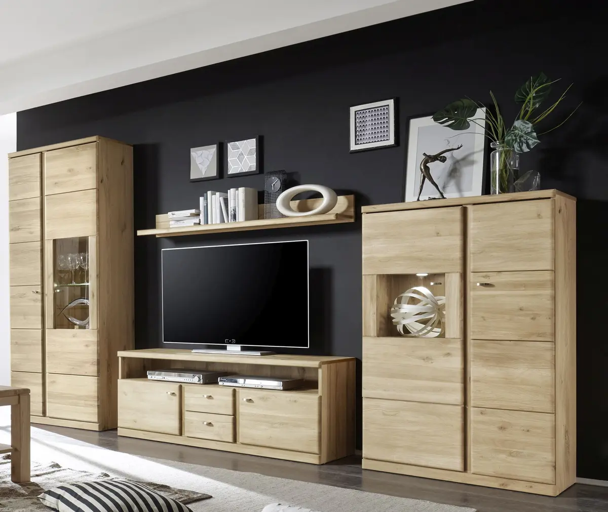 Wohnwand - mit Beleuchtung, Wildeiche Bianco, Teilmassiv