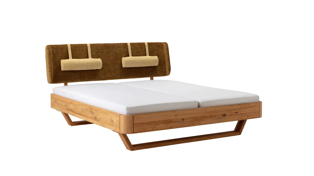 Bettgestell 1660 - Liegefläche ca. 180x200 cm, Wildeiche geölt, Polsterkopfteil grün