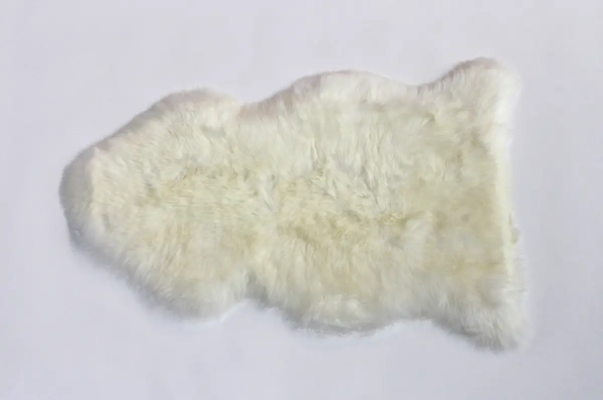 Echtfell - LB ca. 90x55cm, Creme