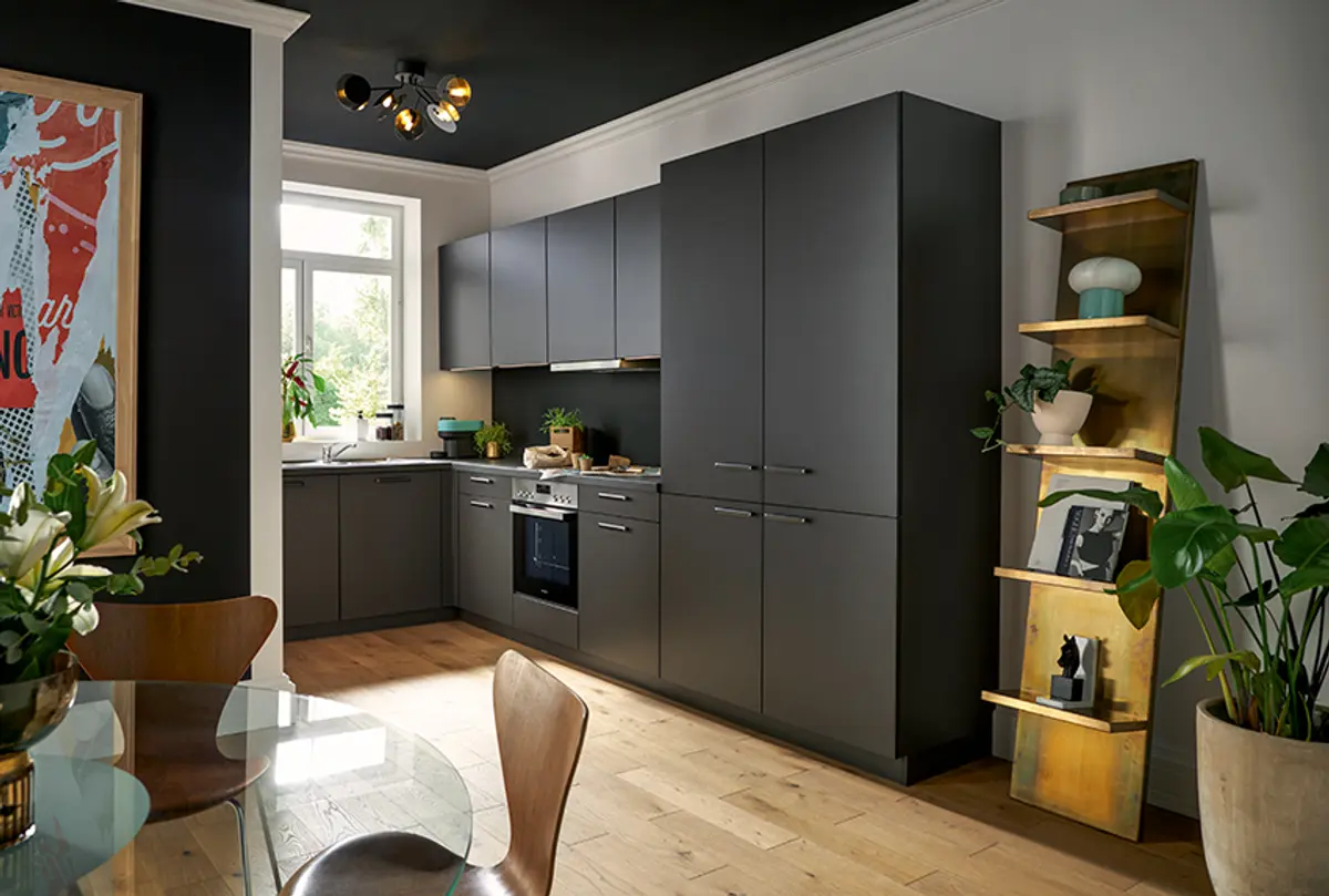 L-Küche 50.100 12 525, Lavaschwarz