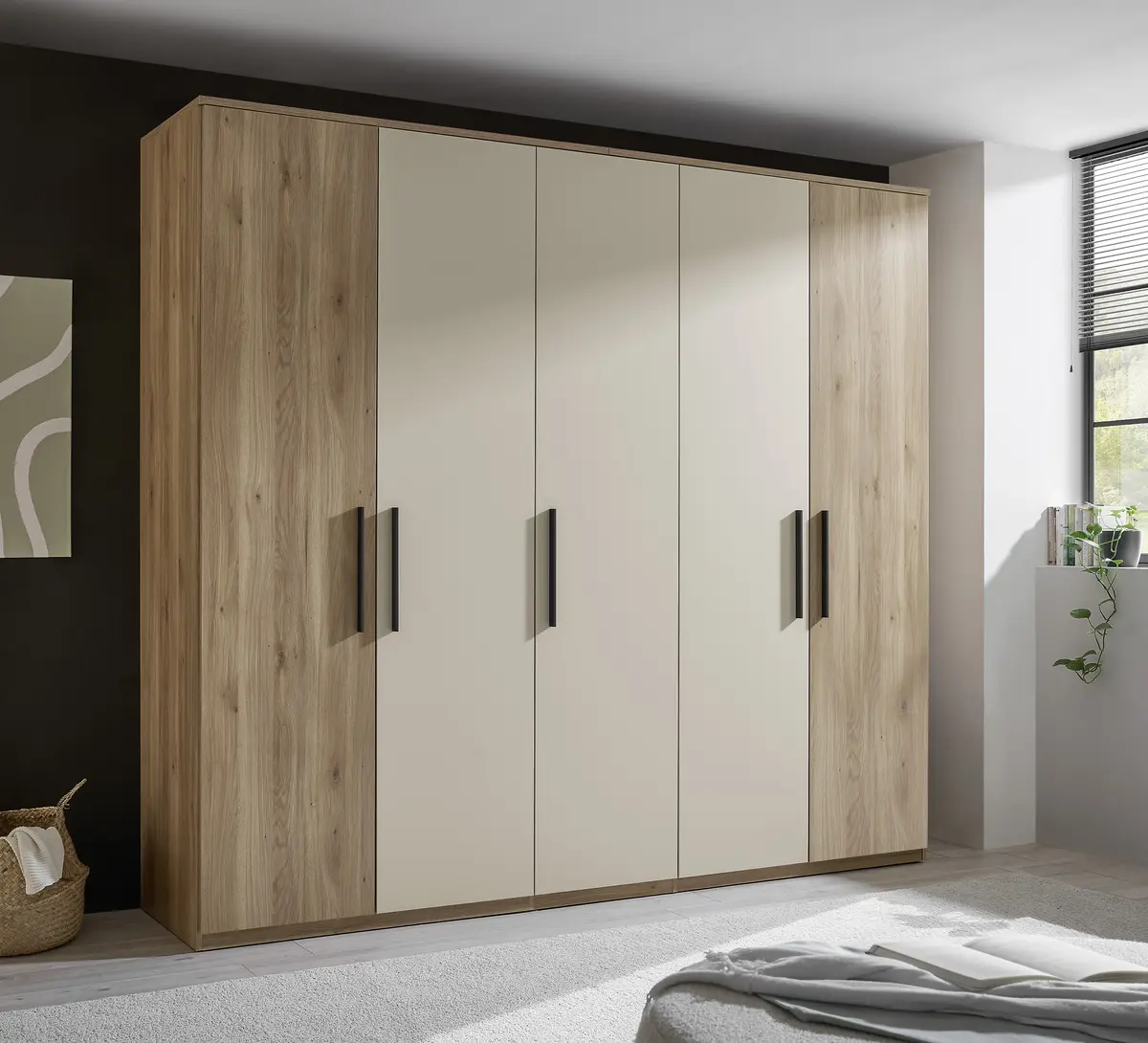 Drehtürenschrank - B. ca. 250,4 cm, Außentüren Holzdekor, Mitteltüren Beige