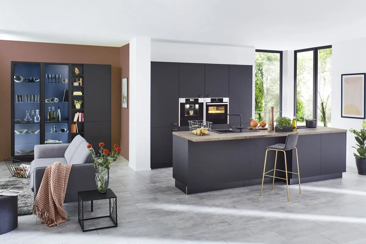 Wohnwand zu Inselküche 43.180 6 421, Schwarz