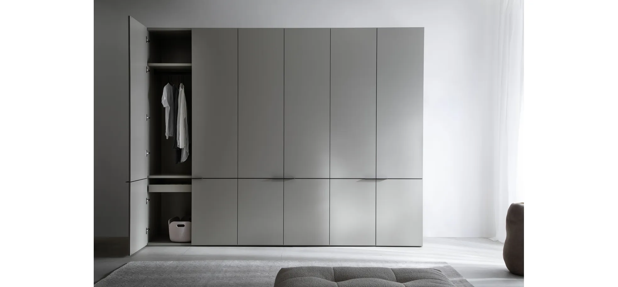 Drehtürenschrank Matera - BHT ca. 301x235x60 cm, Lack Matt, Muschelgrau, Griffe Coffee