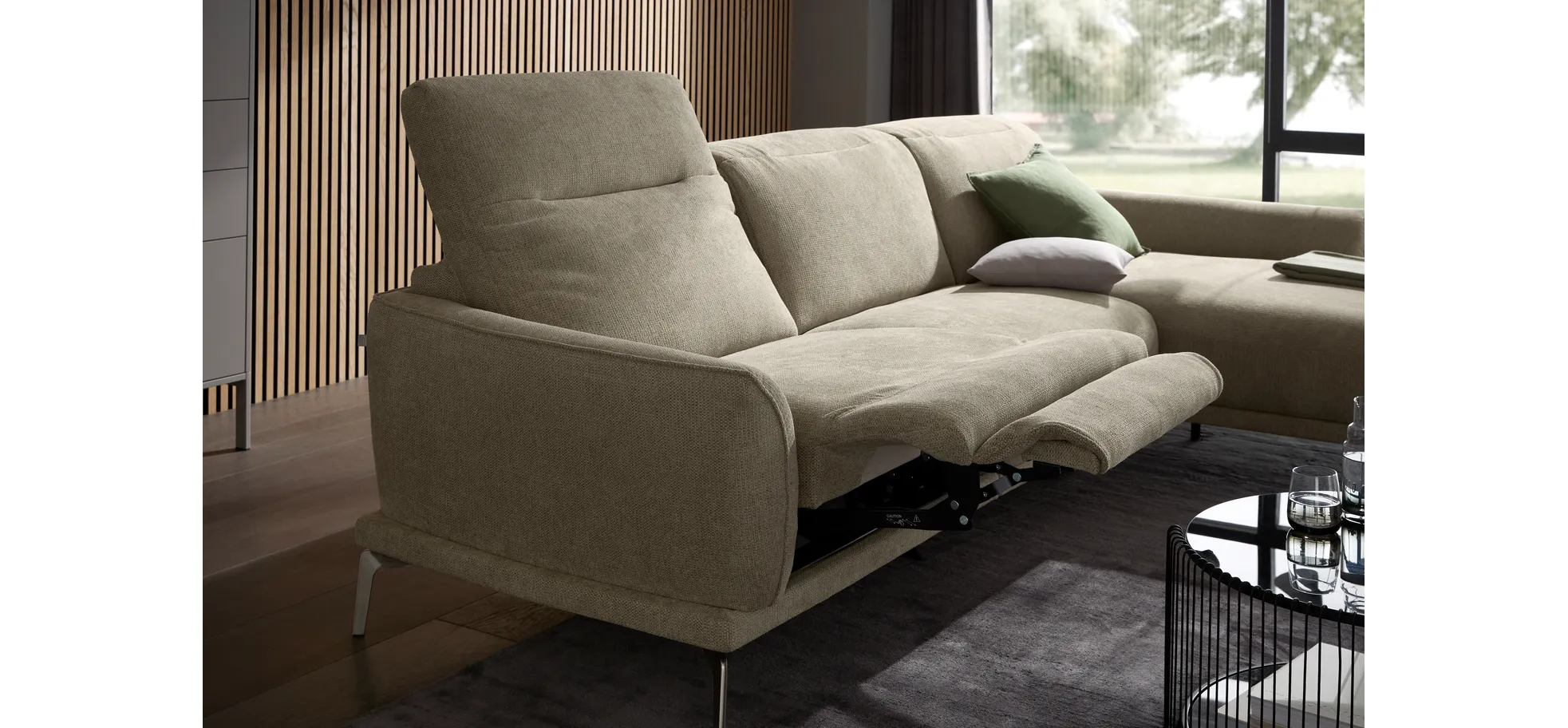 Ecksofa Amadena - 2-Sitzer mit Longchair rechts inkl. Kopfteilverstellung (manuell), Stoff, Limone