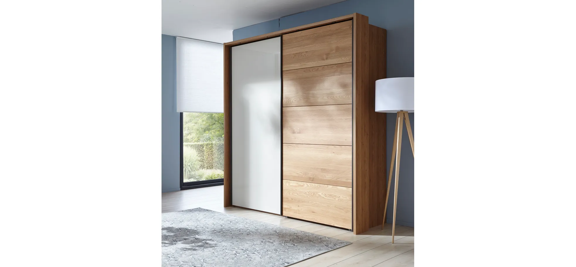 Schwebetürenschrank Lenoso - B. ca. 210 cm, Eiche massiv, Glas Champagner