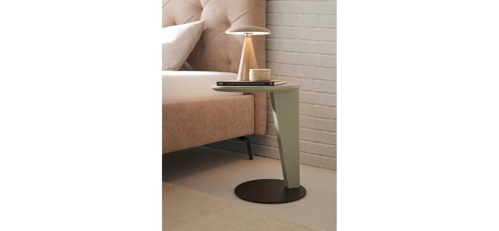 Beistelltisch Cono - DH ca. 42x41 cm, Eiche massiv, Schwarz