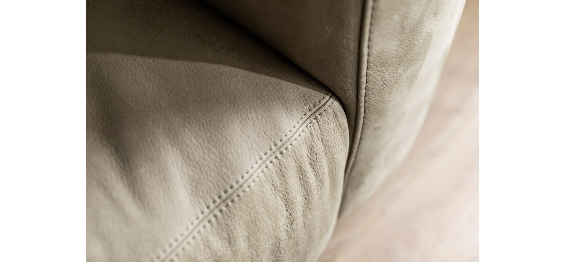 Sofa Arrezo - 3,5-Sitzer, Leder Taupe, Rücken verstellbar