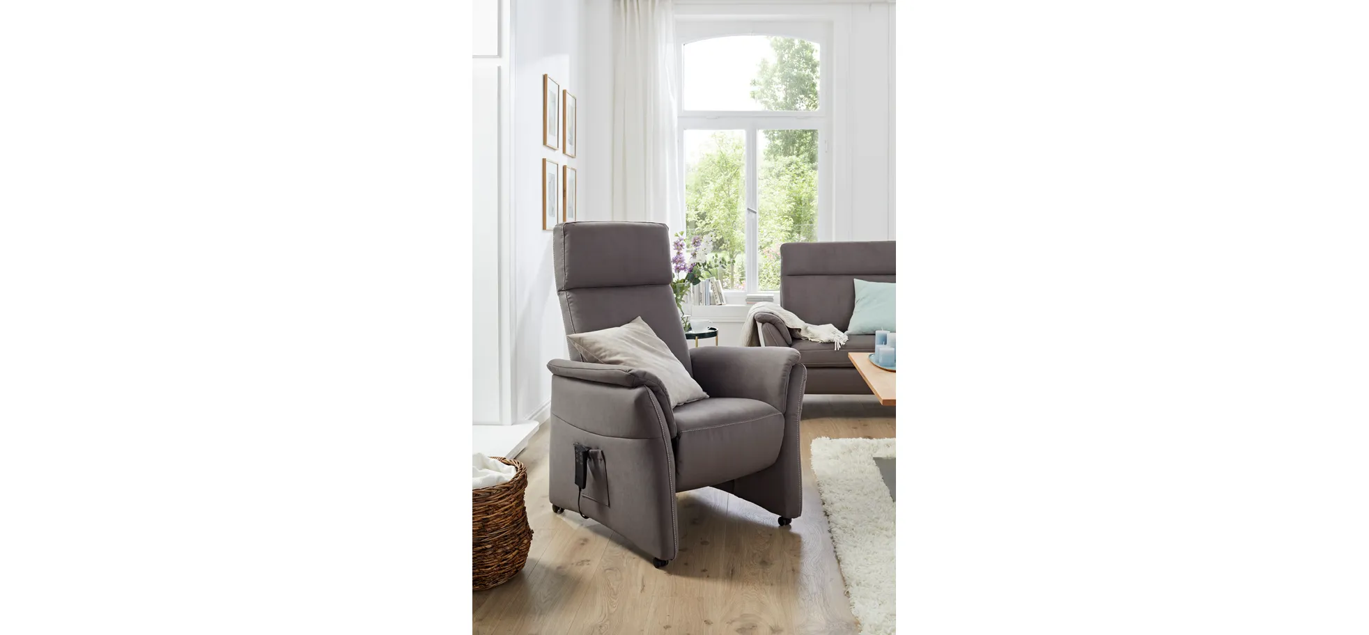 Relaxsessel Arima - Relaxfunktion (motorisch), Kopfteil verstellbar, Stoff, Dunkelbraun