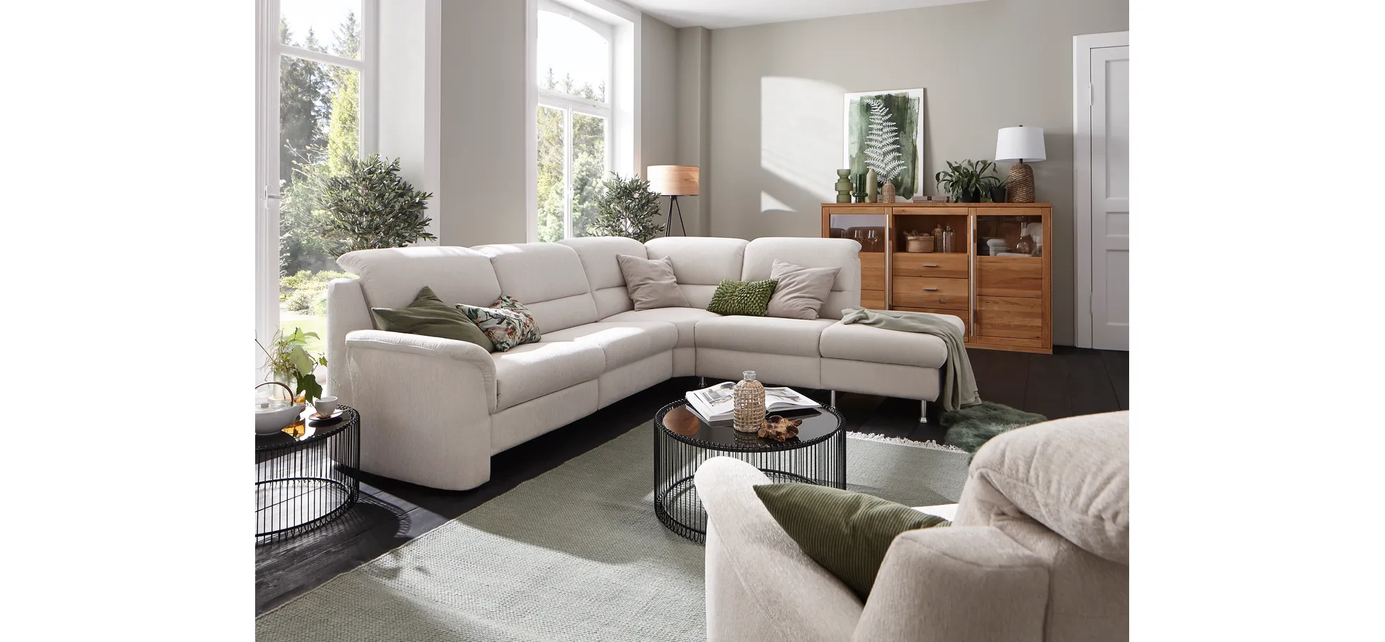 Ecksofa Cornella Plus - 2-Sitzer links mit Ecke und Abschlussteil rechts inkl. Relaxfunktion (motorisch), Kopfteilverstellung und Stauraum, Stoff, Creme