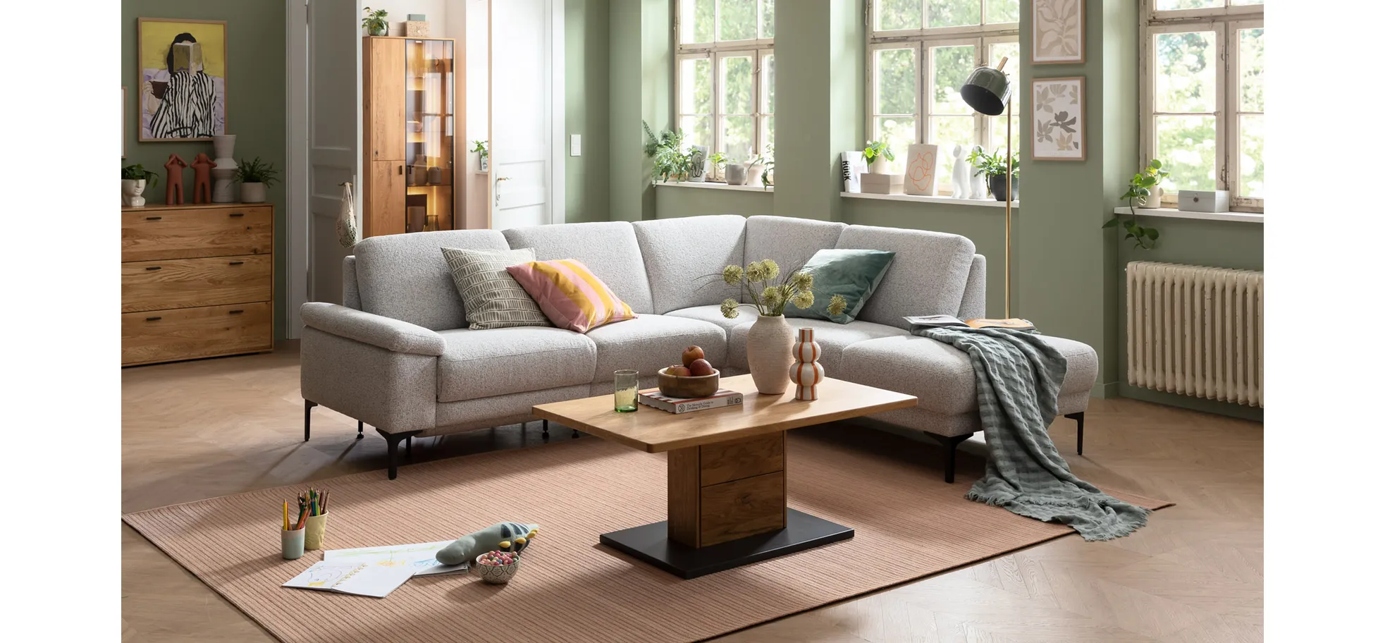 Ecksofa Matero - 2-Sitzer mit Ecke rechts inkl. Relaxfunktion motorisch und Sitzvorzug, Stoff, Hellgrau