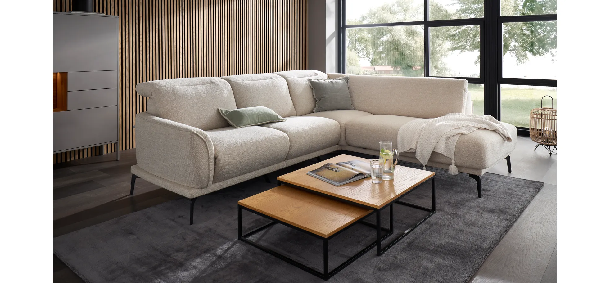 Ecksofa Amadena - 2-Sitzer mit Ecke rechts inkl. Relaxfunktion motorisch, Sitzvorzug und Kopfteilverstellung, Stoff, Creme
