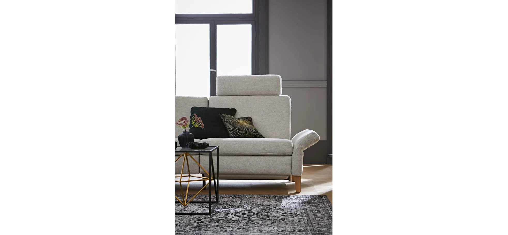 Ecksofa Arima - Longchair links mit 2,5-Sitzer inkl. Relaxfunktion und Sitzvorzug (motorisch), Stoff, Creme