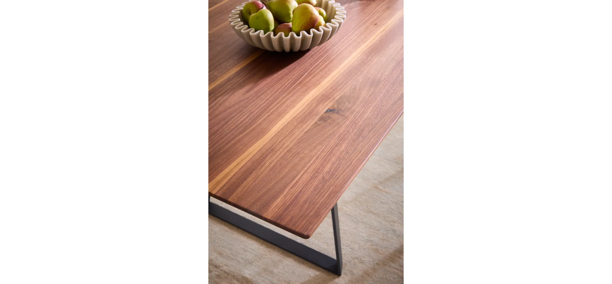 Esstisch Cinque Passi - LB ca. 220x95 cm, Nussbaum Massiv