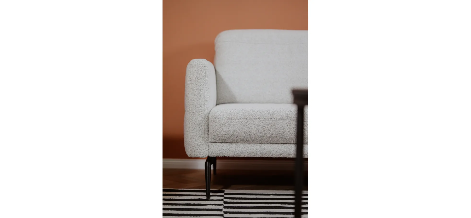 Sofa Estrela 2.0 - 2,5-Sitzer inkl. Kopfteil/Armteil verstellbar und Sitzvorzug motorisch, Stoff, Creme