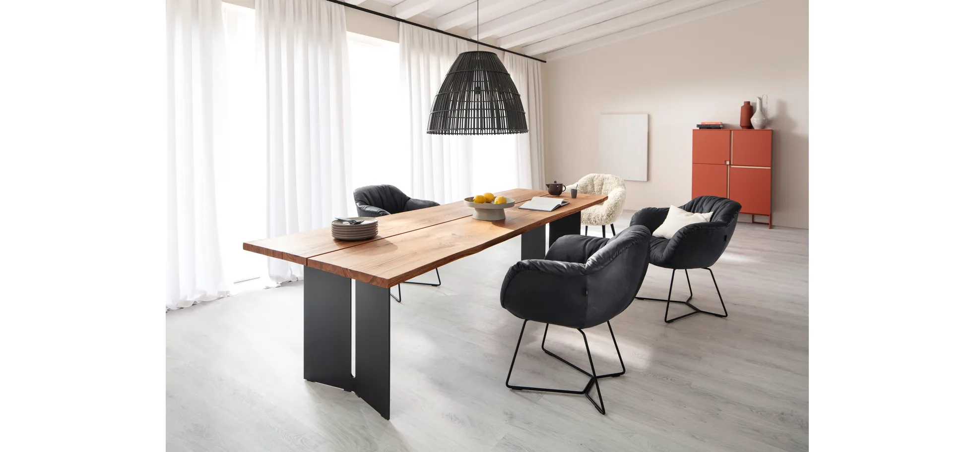 Esstisch Duna - ca. 300x100 cm, Wildeiche Massiv geölt, Stahlwange