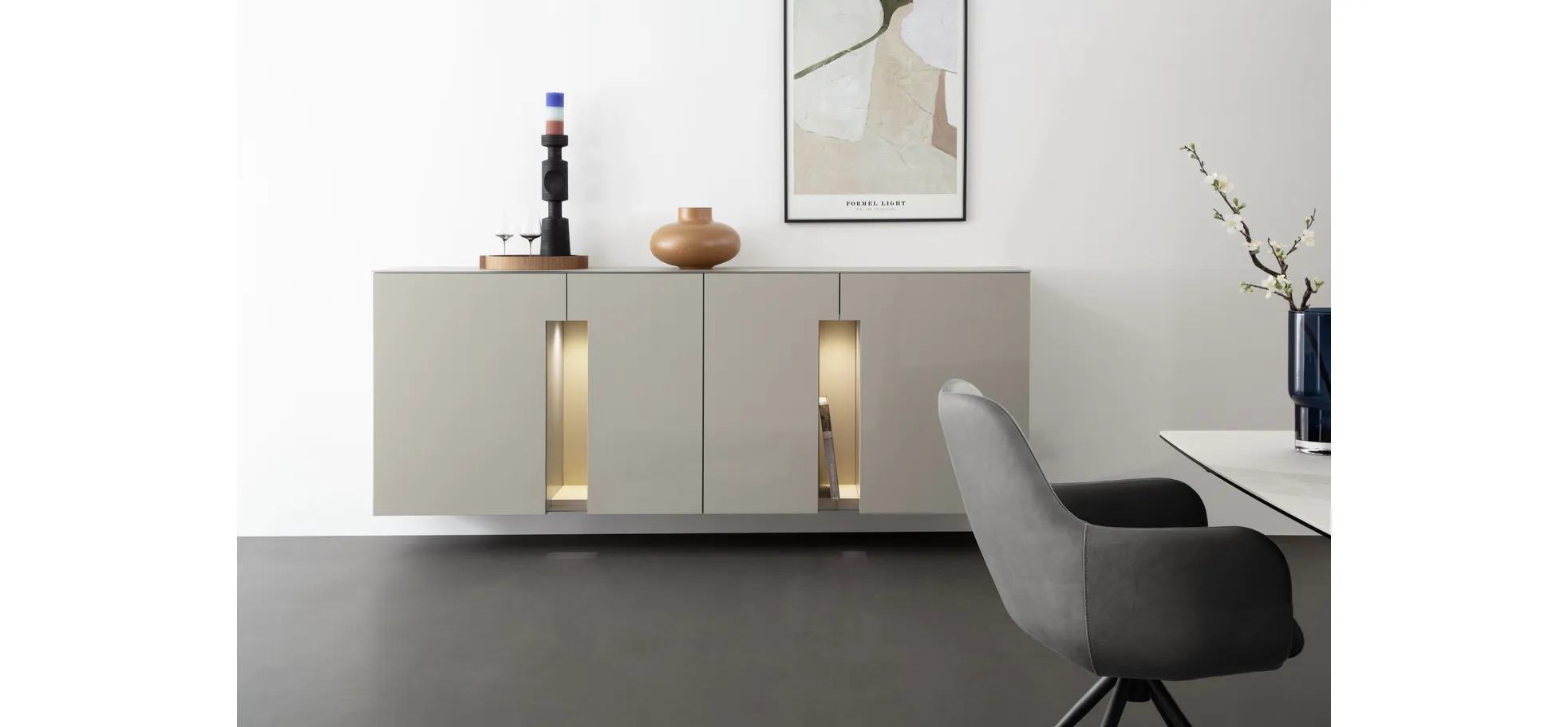 Sideboard 3900 -  Hängend inklusive Beleuchtung, Lack matt, Hellgrau