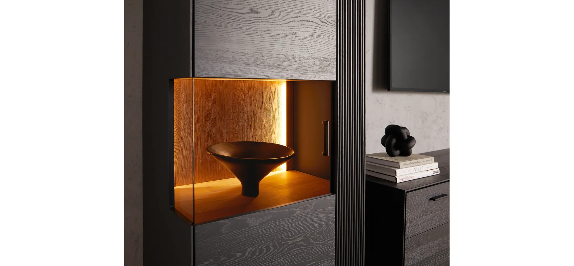 Vitrine Estana - inkl. Beleuchtung, Eiche massiv, anthrazit