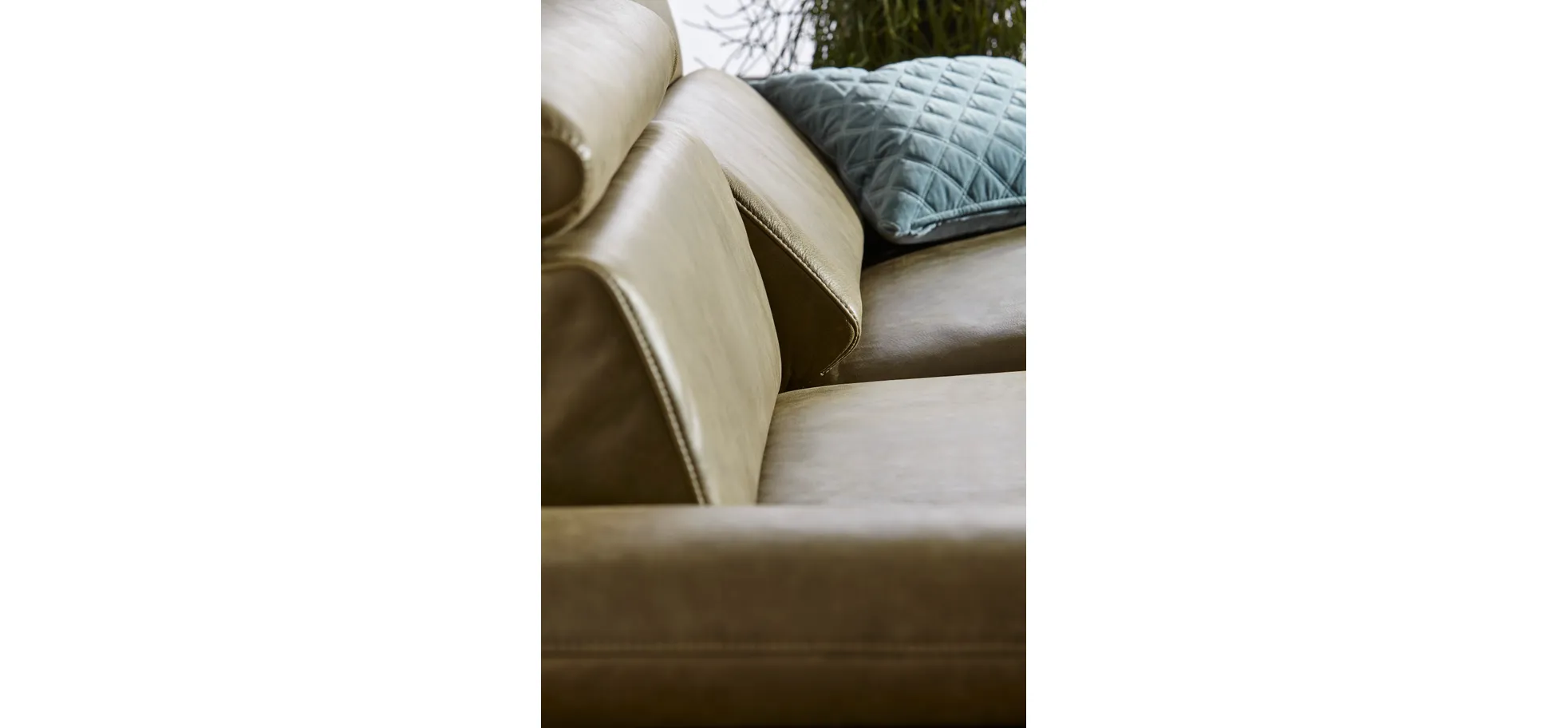 Sofa Felipa - 3-Sitzer inkl. Relaxfunktion (motorisch) und Kopfteil verstellbar, Leder, Olive