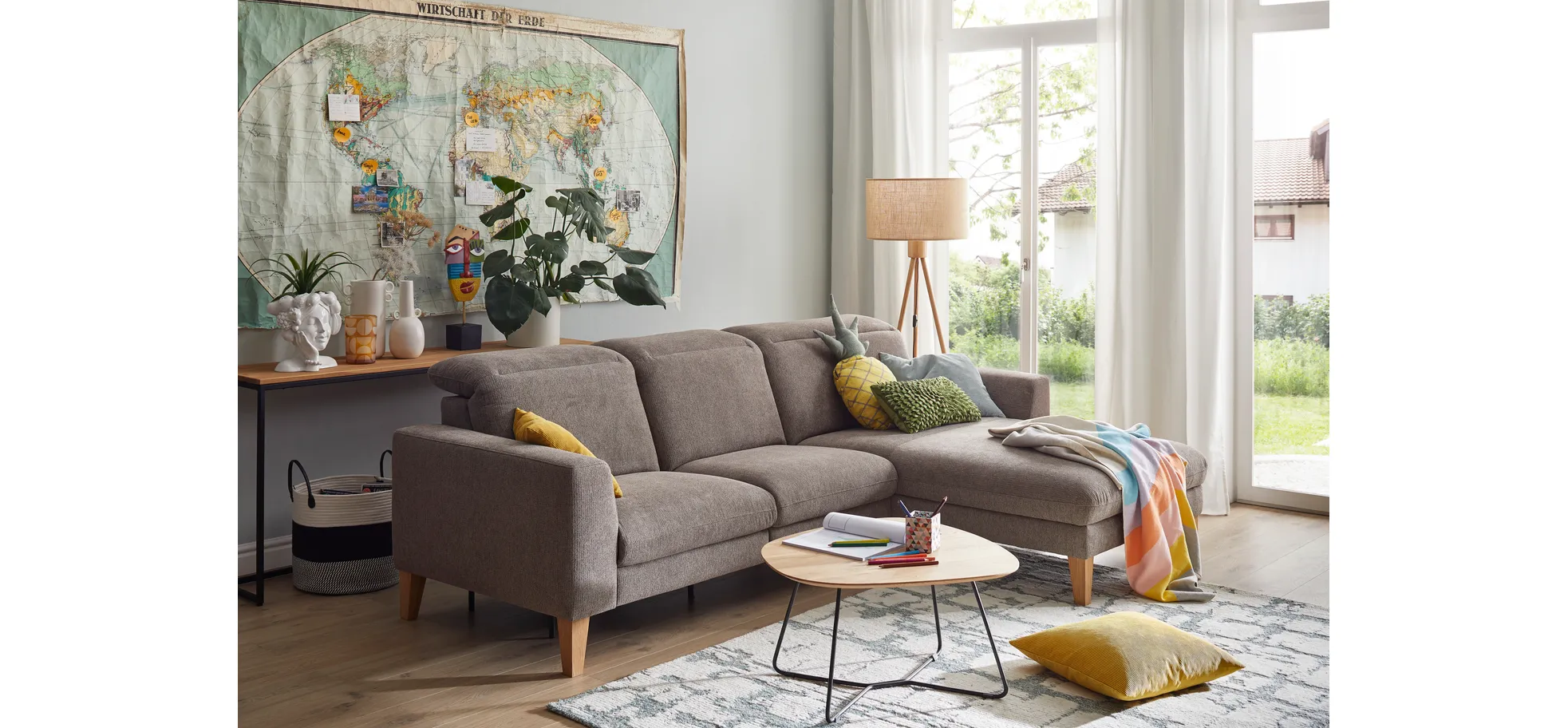 Ecksofa Alegria Plus - 2,5-Sitzer mit Longchair rechts inkl. Kopfteil verstellbar (motorisch+manuell) und Relaxfunktion (motorisch), Stoff, Nougat