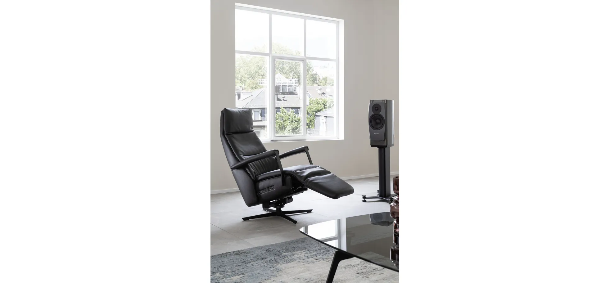 Sessel Possitano - motor. Relaxfunktion und Aufstehhilfe, Leder, Schwarz
