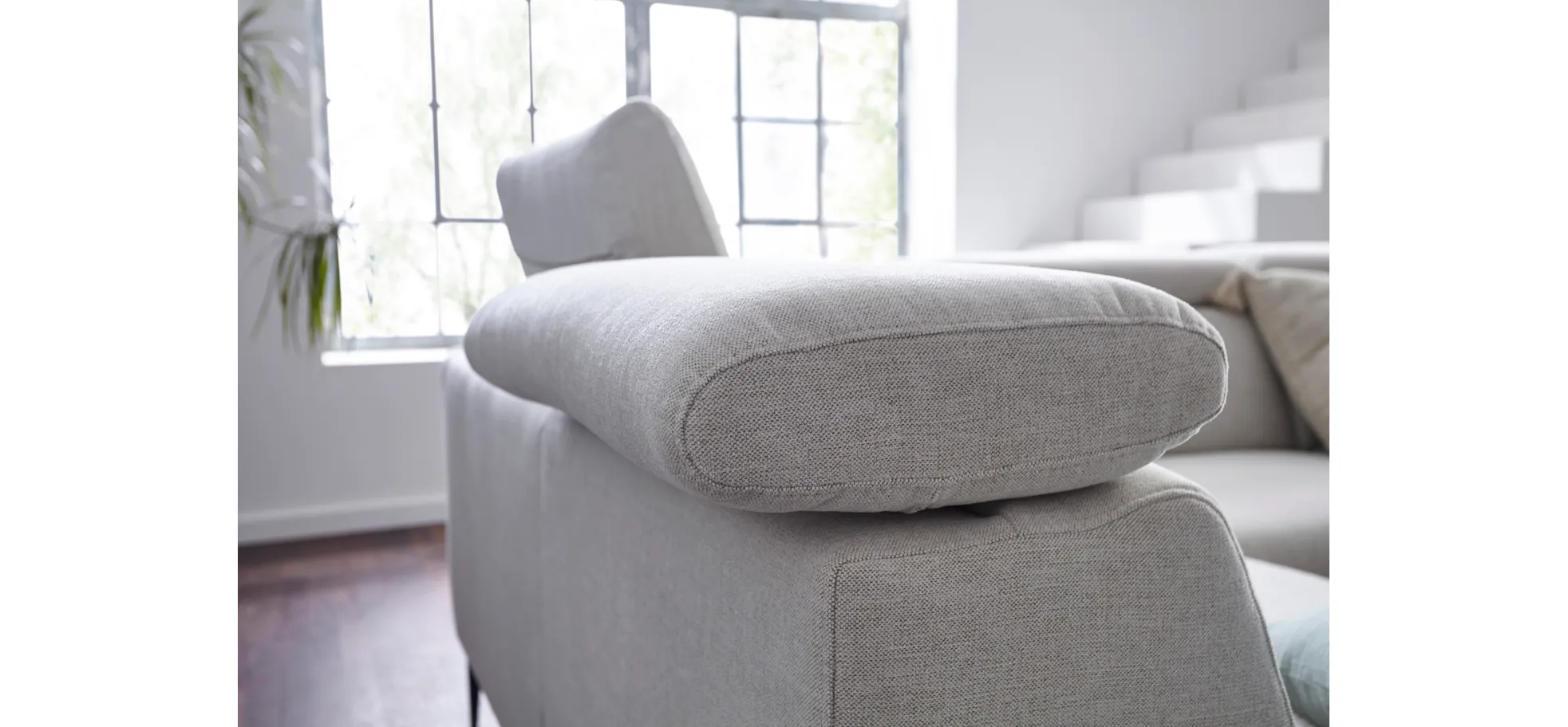 Ecksofa Felipa - Ecke links mit 2,5-Sitzer inkl. Armlehne verstellbar und Rückenlehne/Sitztiefe verstellbar (motorisch), Stoff, Natur