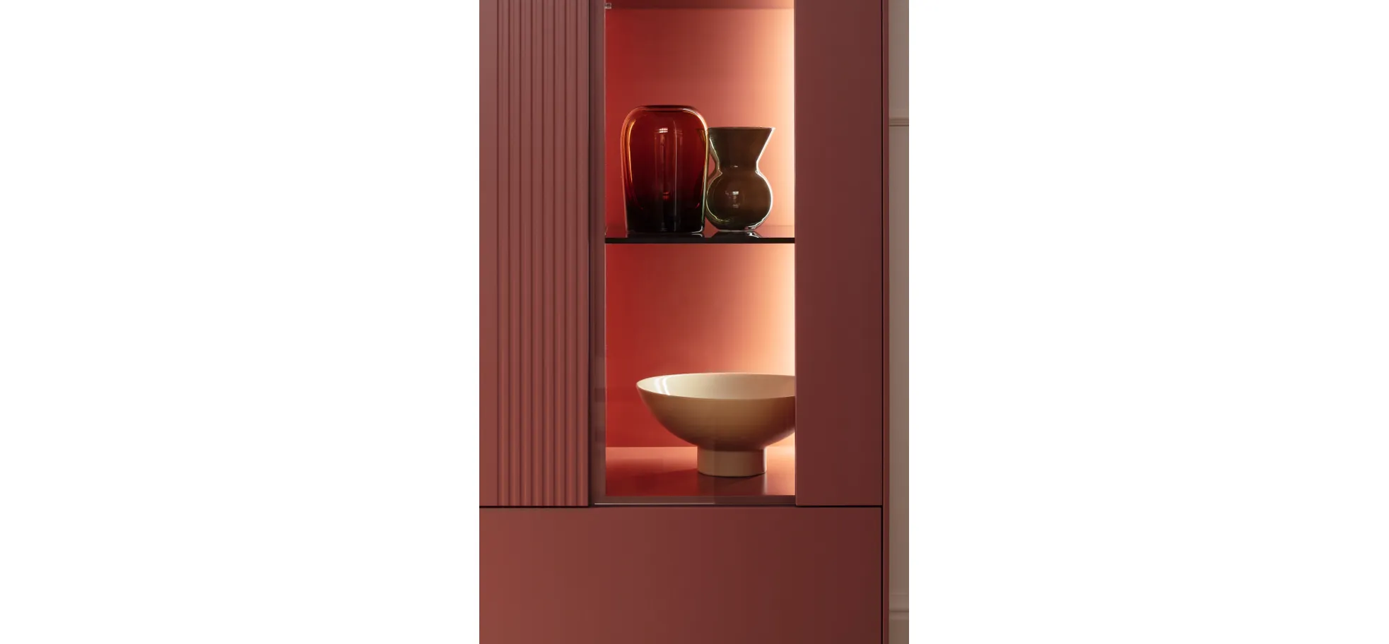 Highboard Colore - mit Beleuchtung, BHT ca. 90x144x45 cm, Lack Samtbeere