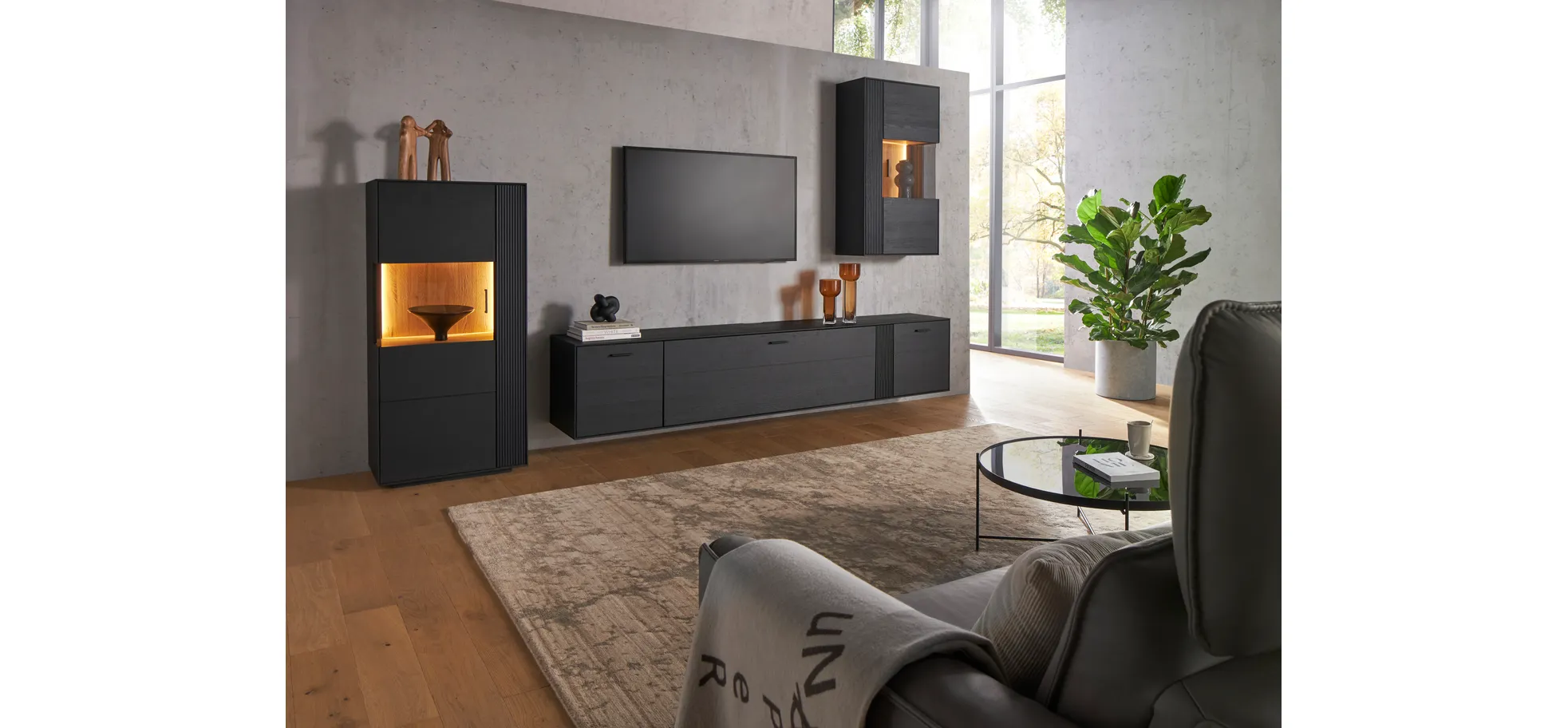 Vitrine Estana - inkl. Beleuchtung, Eiche massiv, anthrazit