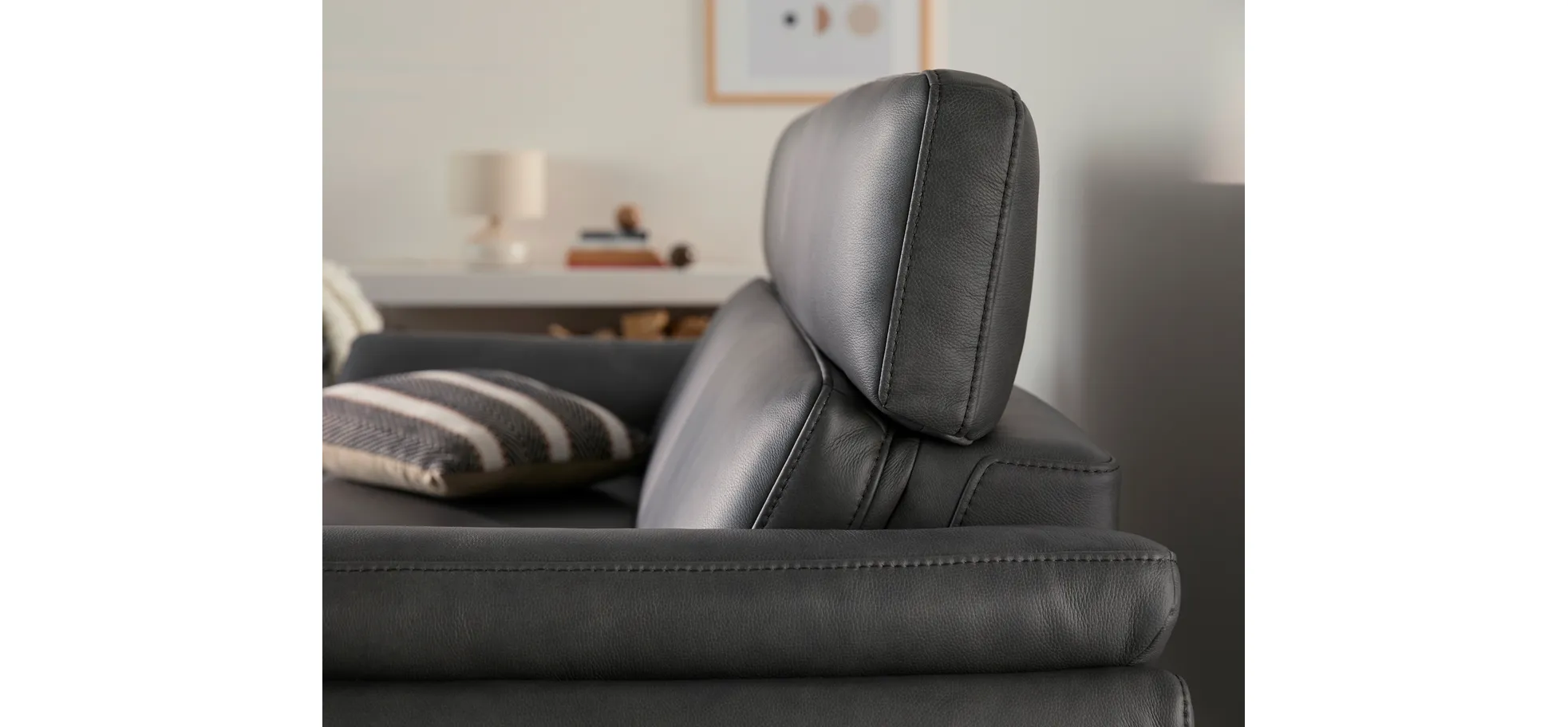 Sofa Atella - 2,5-Sitzer, inklusive Kopfteilverstellung, Leder, Anthrazit