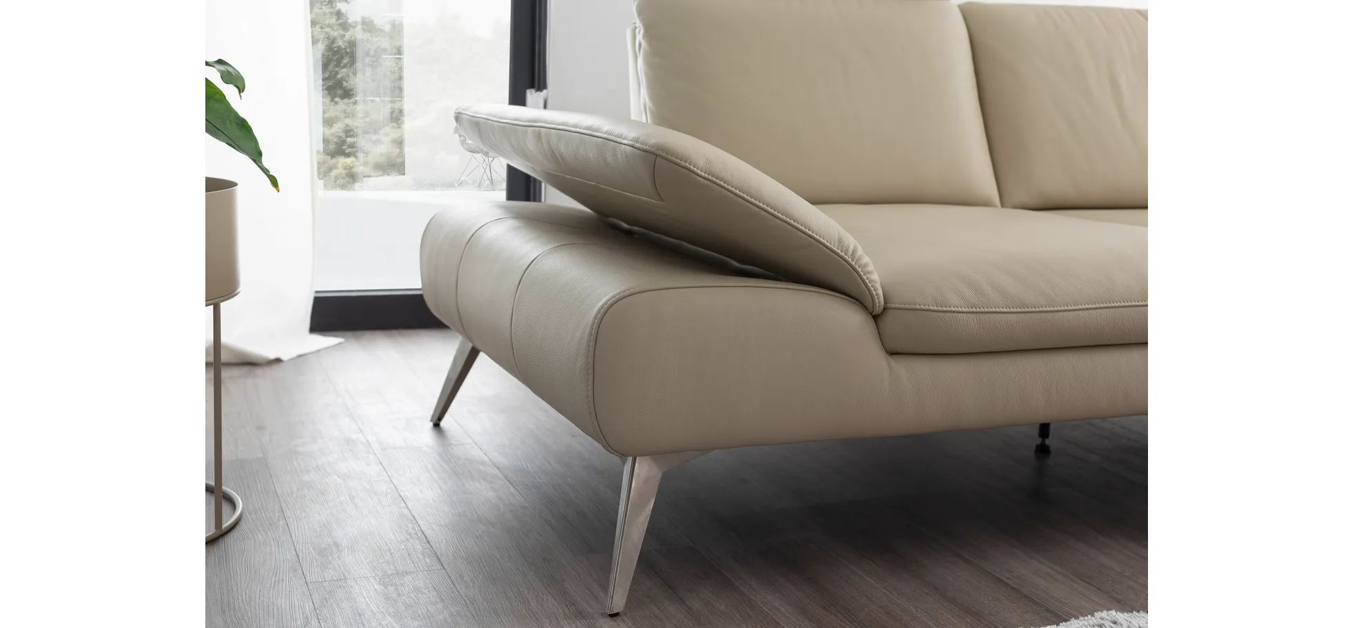 Ecksofa Collina - 2,5-Sitzer, Longchair rechts, inklusive Kopfstütze, Leder, Ecru