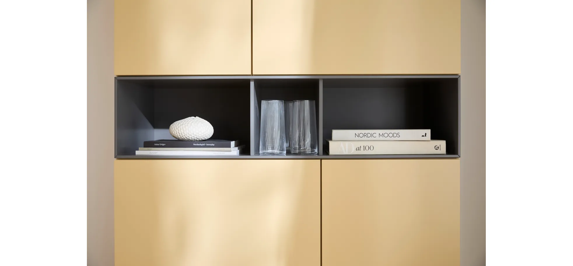 Highboard 3900 - BHT ca. 100x189x45 cm, Lack, Mandel