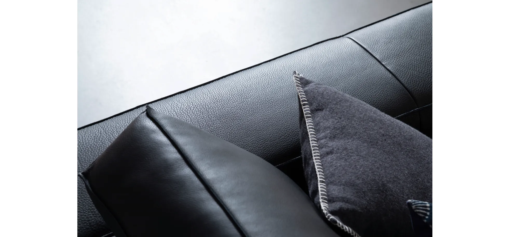Sofa Aprino 1 - 4-Sitzer XXL, Leder, Schwarz, Armlehne Block