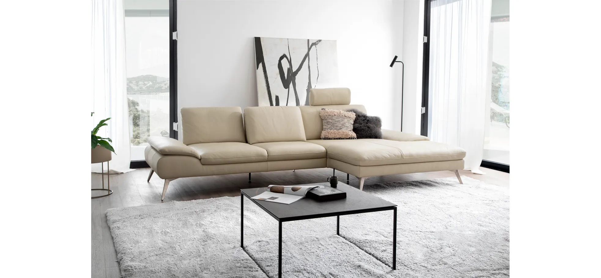 Ecksofa Collina - 2,5-Sitzer, Longchair rechts, inklusive Kopfstütze, Leder, Ecru