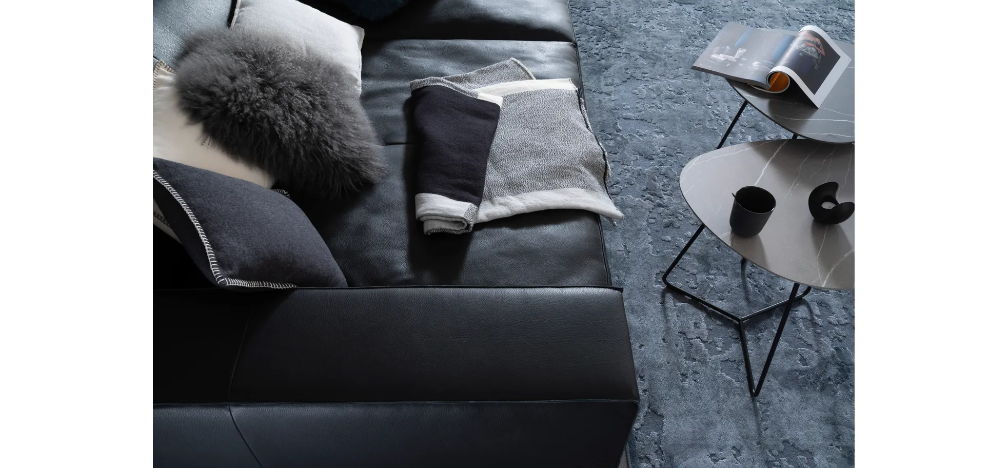 Sofa Aprino 1 - 4-Sitzer XXL, Leder, Schwarz, Armlehne Block