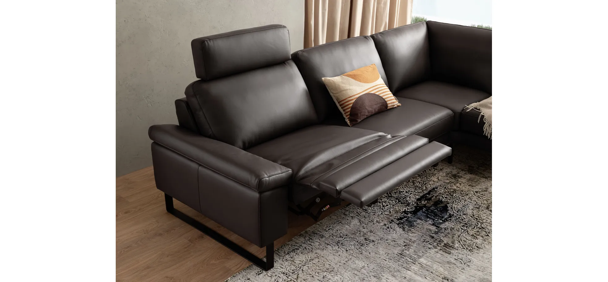 Ecksofa Enna - 3-Sitzer mit Ecke rechts inkl. motorischer Relaxfunktion, Leder, Mocca
