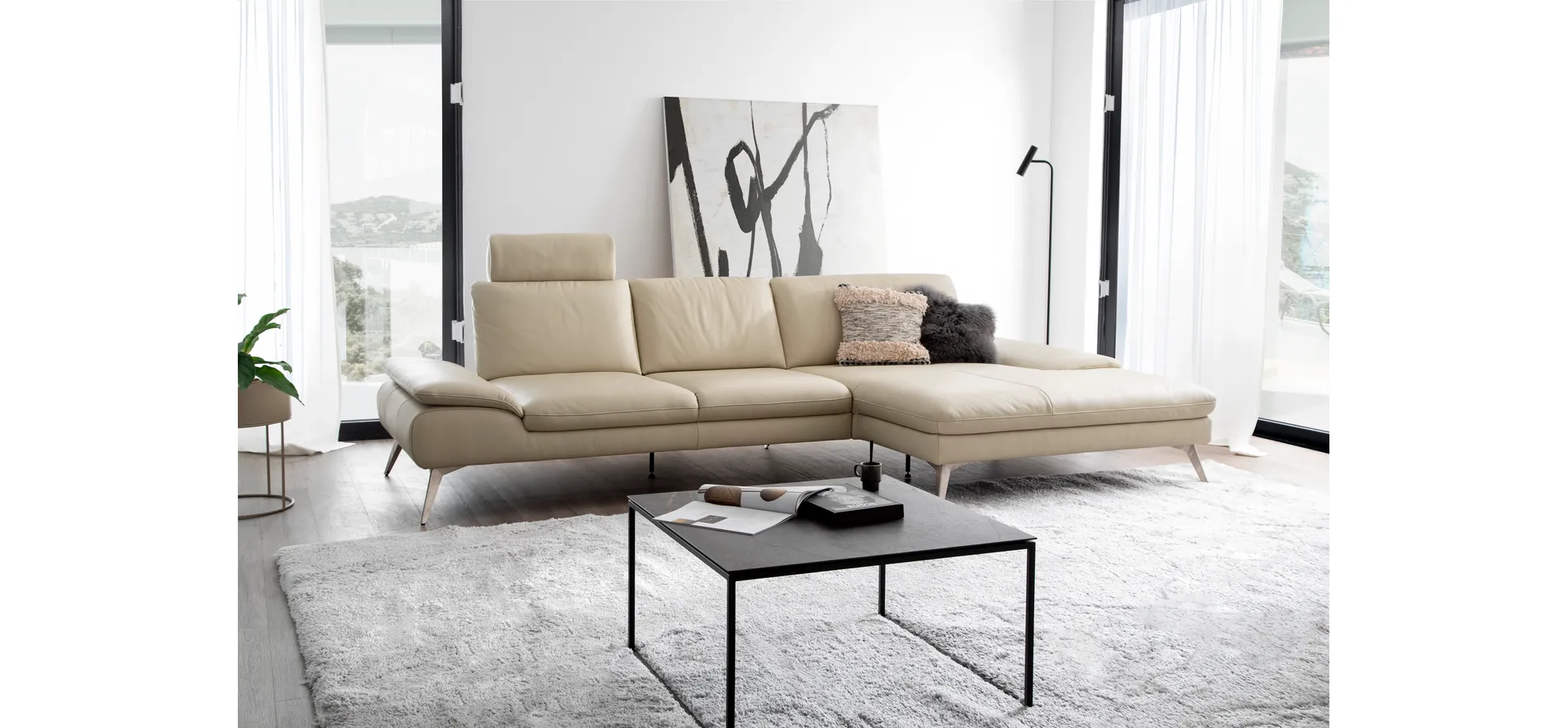 Ecksofa Collina - 2,5-Sitzer, Longchair rechts, inklusive Kopfstütze, Leder, Ecru