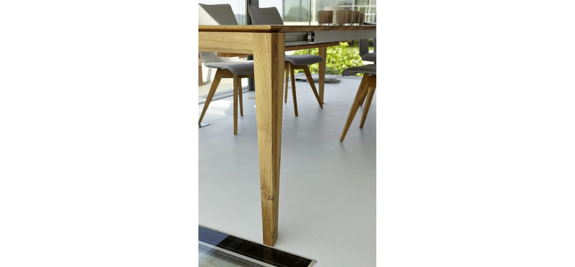 Esstisch 3400 - ausziehbar, LB ca. 200x100 cm, Asteiche massiv, Geölt, Gedrehter Fuss