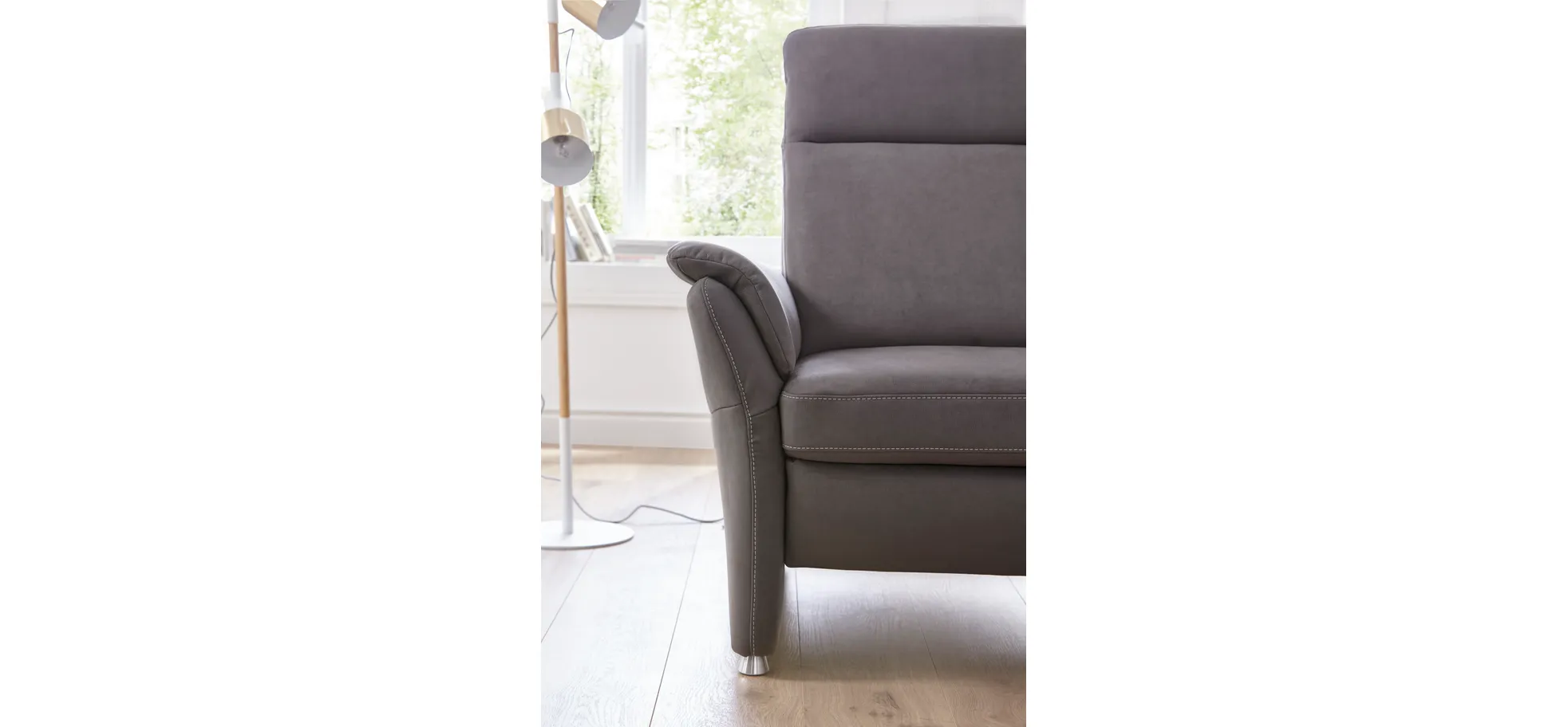 Sofa Arima - 2-Sitzer inkl. Relaxfunktion (motorisch), Stoff, Dunkelbraun