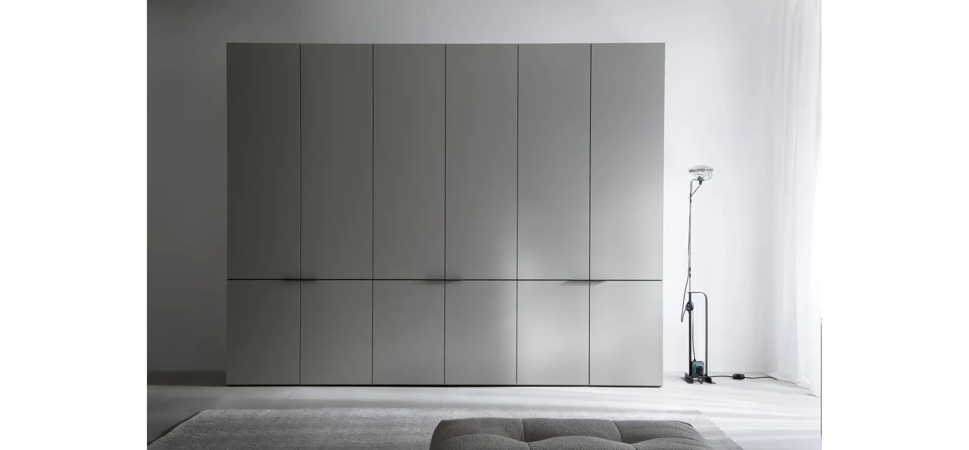 Drehtürenschrank Matera - BHT ca. 301x235x60 cm, Lack Matt, Muschelgrau, Griffe Coffee