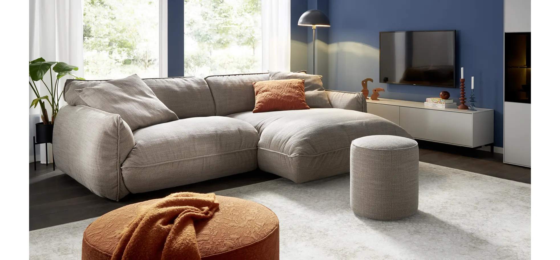 Ecksofa Fluffy - 2,5-Sitzer mit Longchair rechts inkl. Rückenlehne verstellbar, Stoff, Taupe