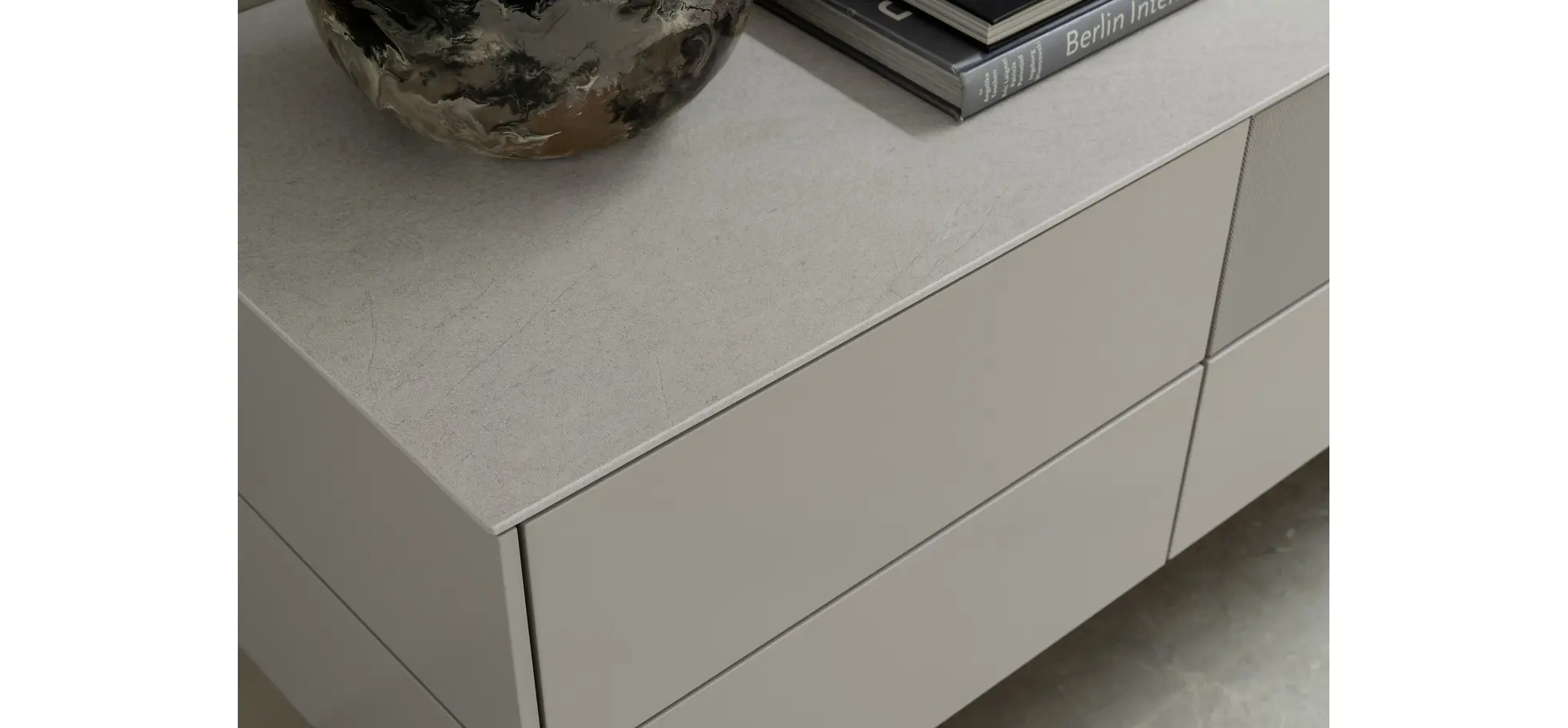 Wohnwand 3900 - Hängend, Lack matt, Kaschmir, Helles Rosa