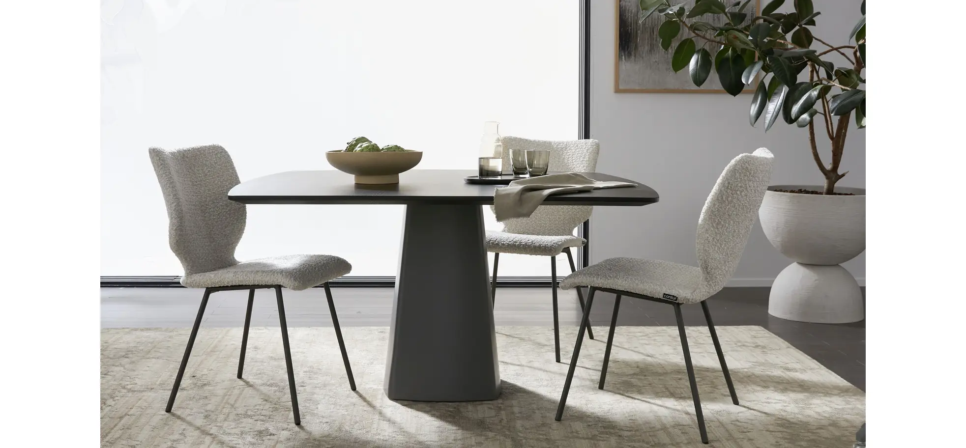 Esstisch Cono - LB ca. 140x140 cm, Eiche massiv, Schwarz