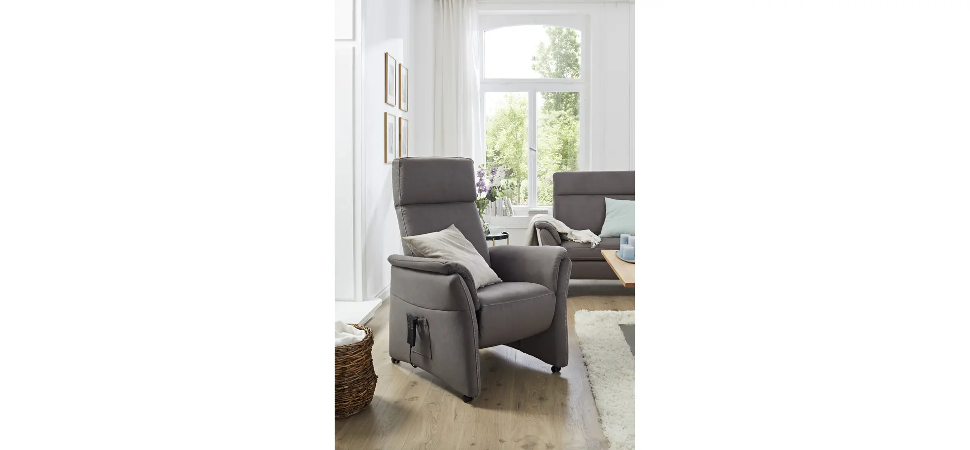 Relaxsessel Arima - Relaxfunktion (motorisch), Kopfteil verstellbar, Stoff, Dunkelbraun