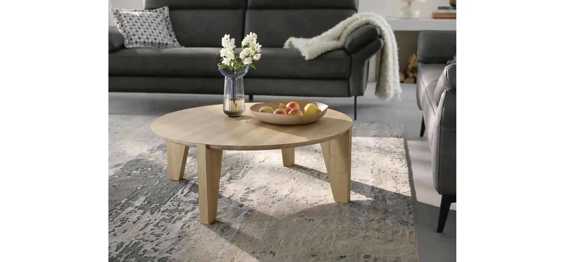 Couchtisch Cono - DH ca. 90x42 cm, Eiche massiv Bianco