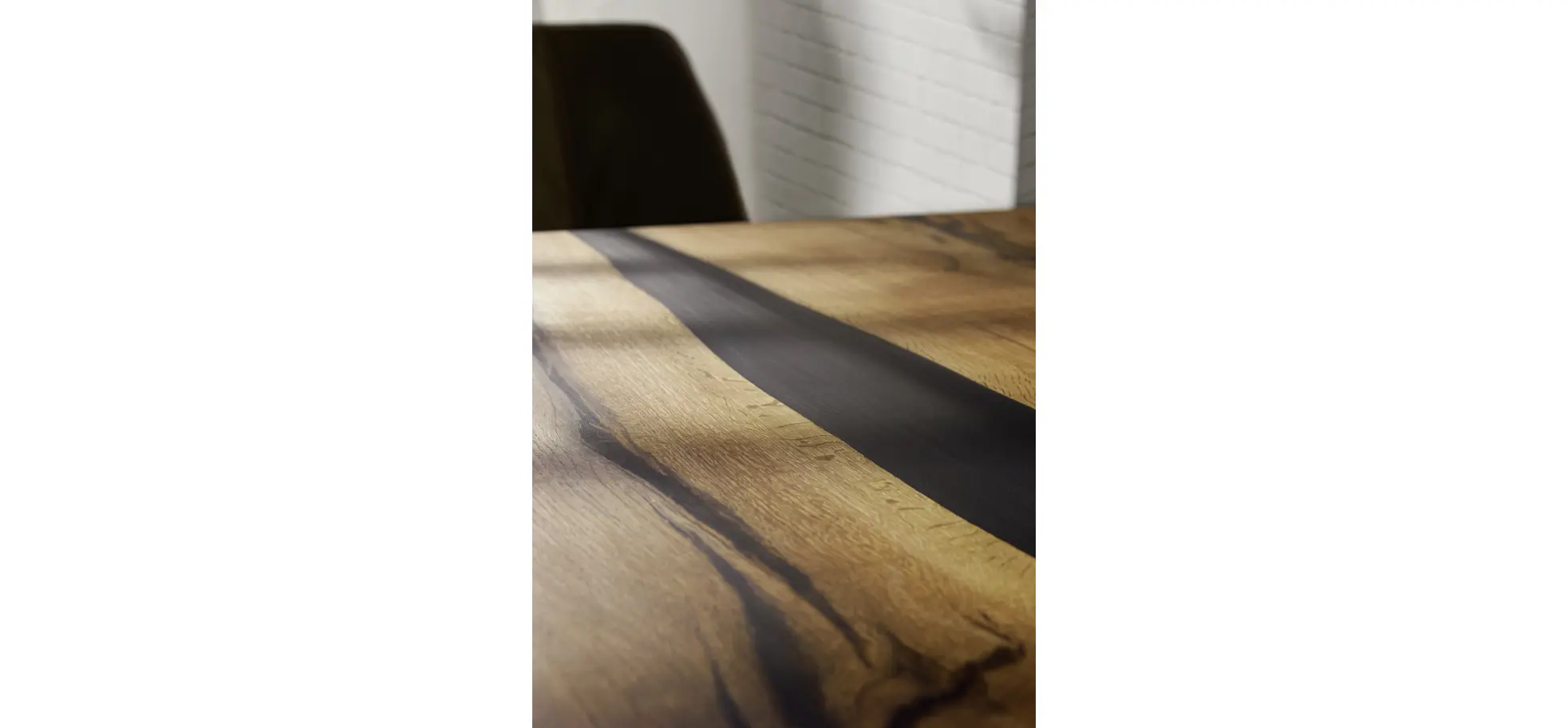 Esstisch Nera - LB ca. 220x110 cm, Asteiche massiv, Epoxy