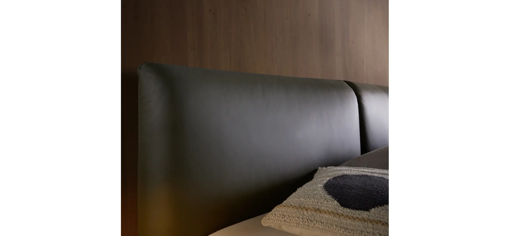 Polsterbett Delia - Liegefläche ca. 180x200 cm, Leder, Oliv